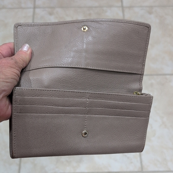 Radley London Beige Leather Wallet - Picture 7 of 12